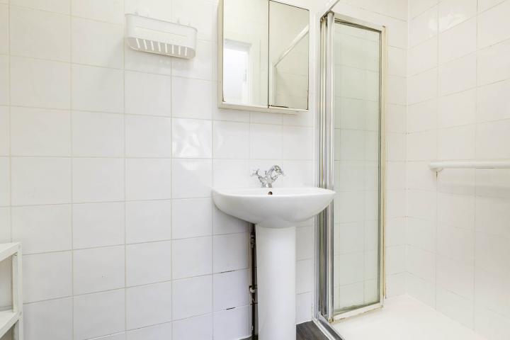 Modern Studio Apartment Deerhurst Road, Willesden Green